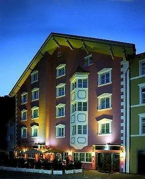 Cityhotel Goldener Adler ホテル